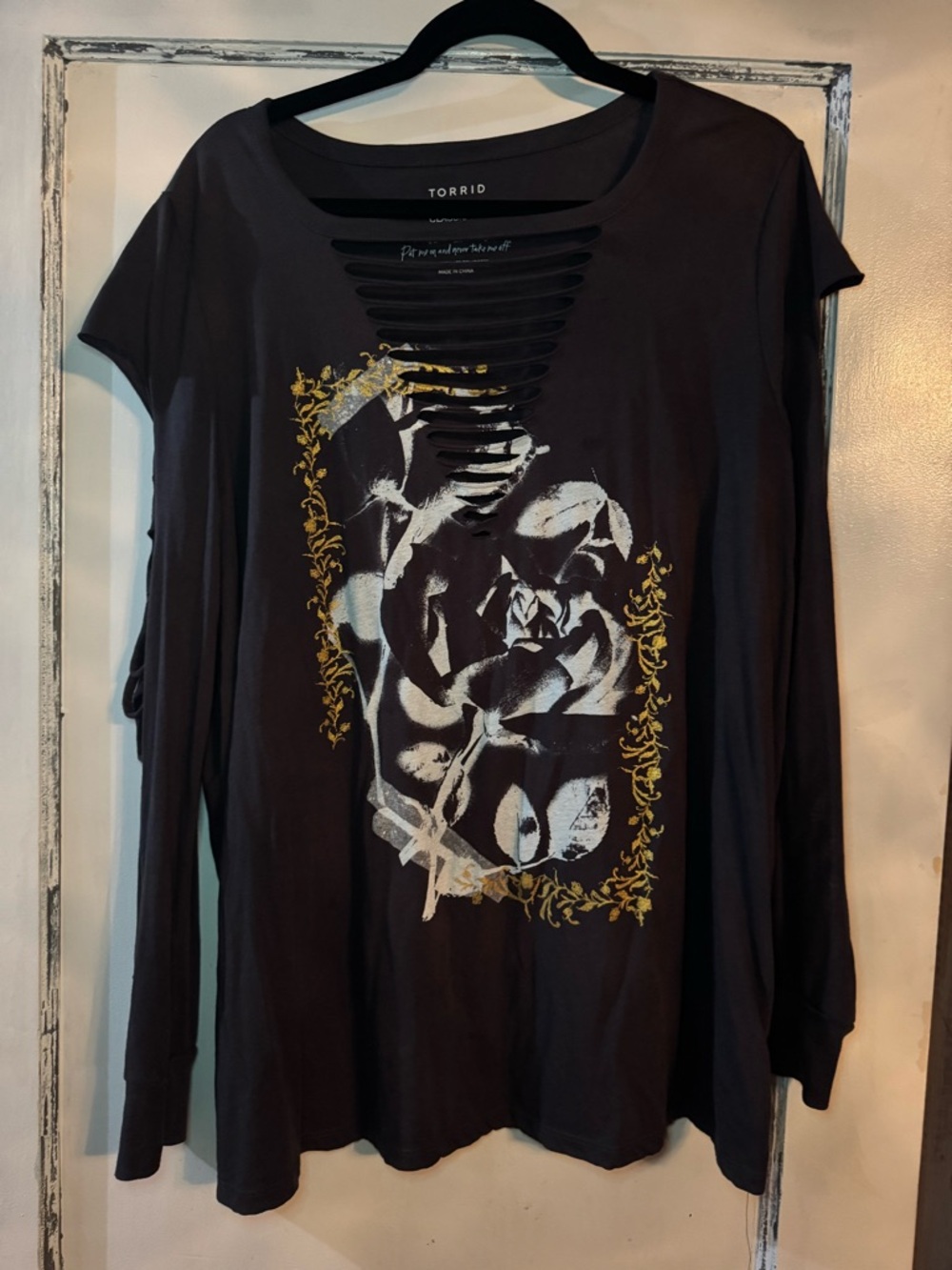 torrid Black Long-Sleeve Cutout Graphic Tee with White & Gold Floral Print